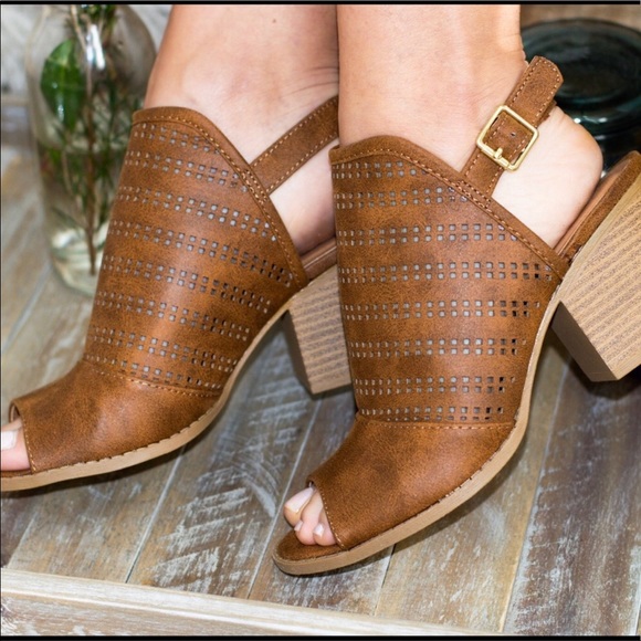 🛍 BUY 1 GET 1 1/2 OFF 🛍 SUMMER CLEARANCE SALE - Picture 2 of 4